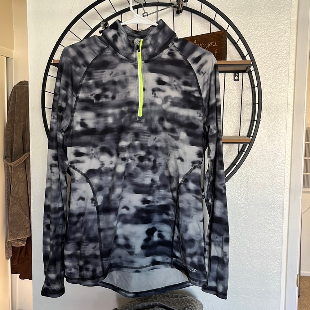 Medium cute athletic long sleeve shirt/jacket